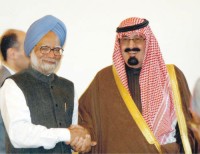 رئيس الوزراء الهندي د. مانموهان سينغ  مع خادم الحرمين الشريفين  الملك عبد الله بن عبد العزيز آل سعود 